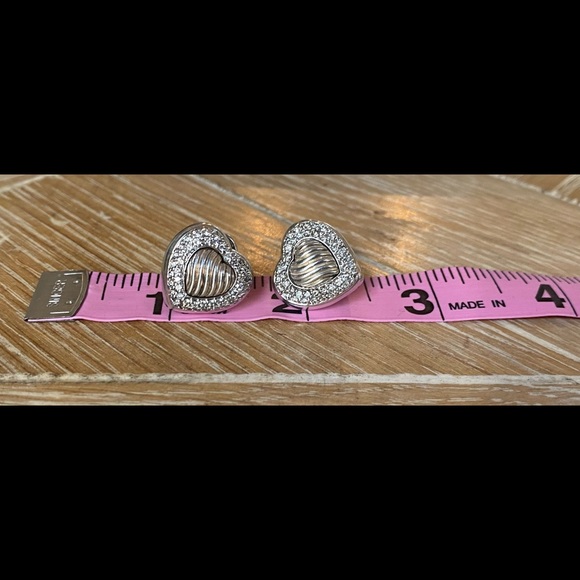 DAVID YURMAN Pavé Diamond Sterling Carved Heart Earrings - Picture 12 of 16